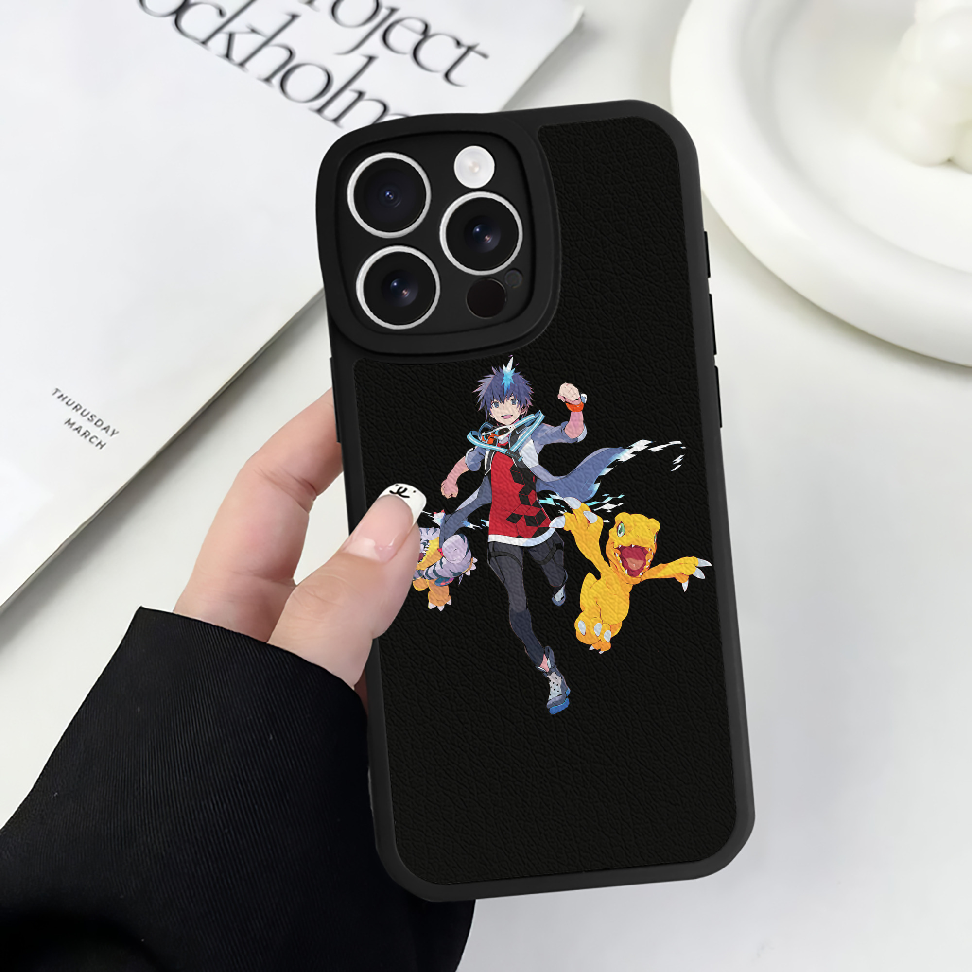 （画像用） Digimon デジタルモンスター/デジモン 【iPhone 16シリーズ対応】シリコンスマホケース（レザー調） 材質：シリコン